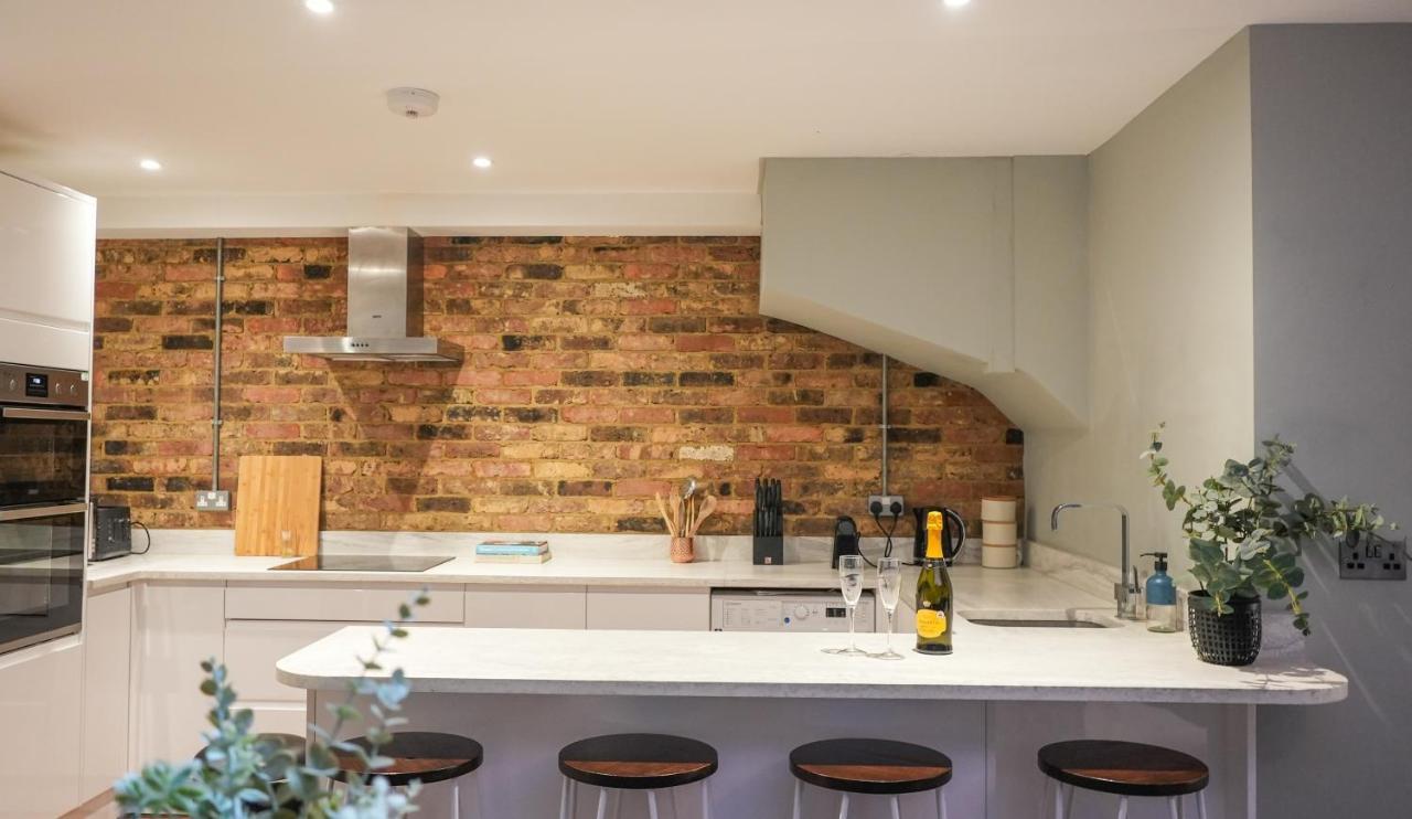Stunning Brighton Seaside 2-Bedroom Townhouse With Patio, Sleeps 6 Luaran gambar